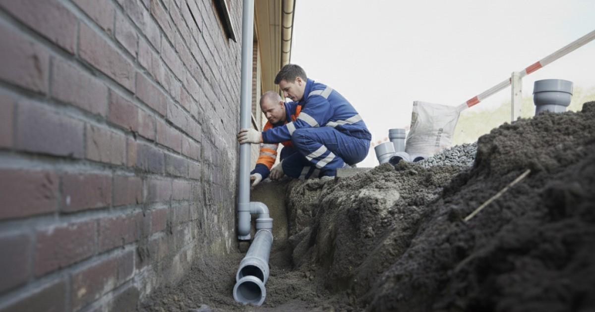 Riolering aanleggen in Zoetermeer bij aansluiting van regenpijp